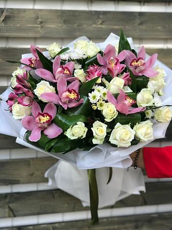 Букет цветов из: Розы и Хризантемы в Пятигорске
