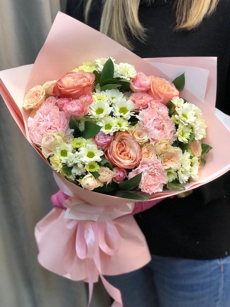 Букет цветов из: Гвоздики, Розы и Хризантемы в Пятигорске