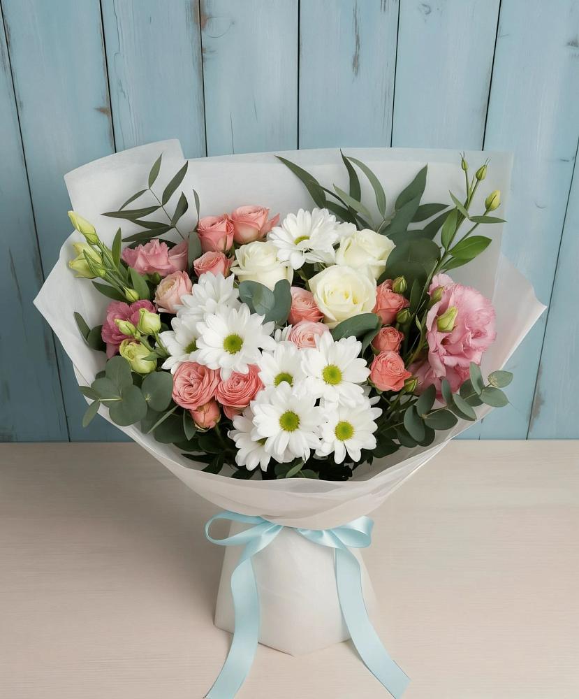 Букет цветов из: Розы, Лизиантусы и Хризантемы в Пятигорске