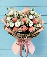 Букет цветов из:  Розы, Альстромерии и Лизиантусы в Пятигорске