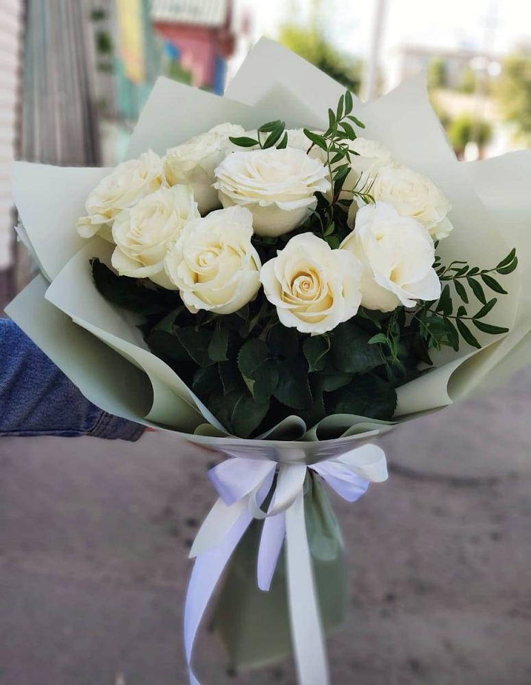 Букет Белые розы Проуд в Пятигорске