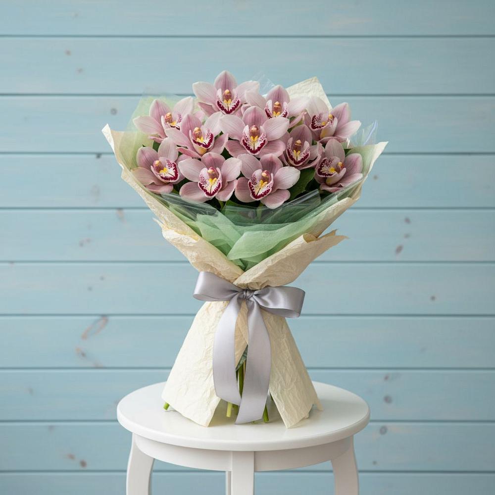 Букет цветов из: Орхидеи и Розы в Пятигорске