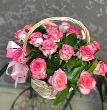 Цветочная композиция из Розы в корзине в Пятигорске