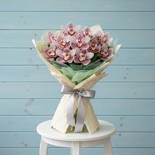 Букет цветов из:  Орхидеи и Розы в Пятигорске