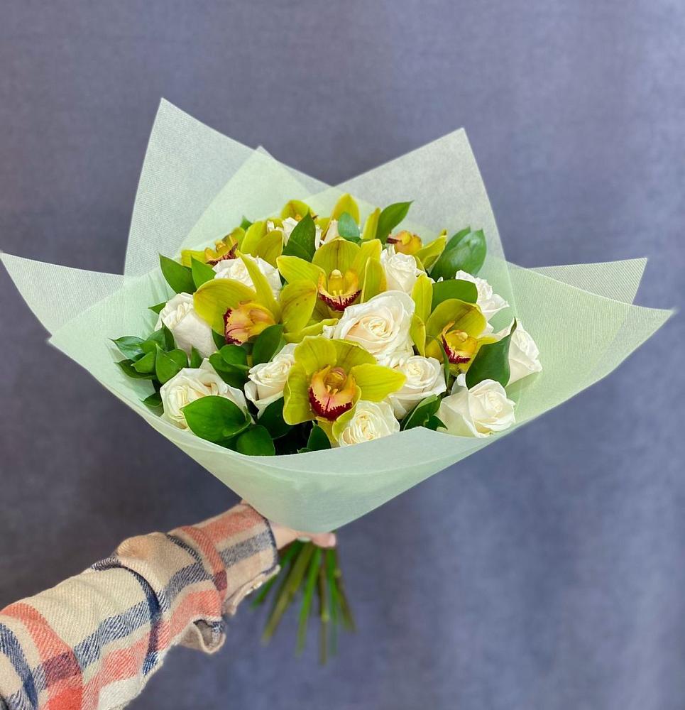 Букет цветов из: Орхидеи и Розы в Пятигорске