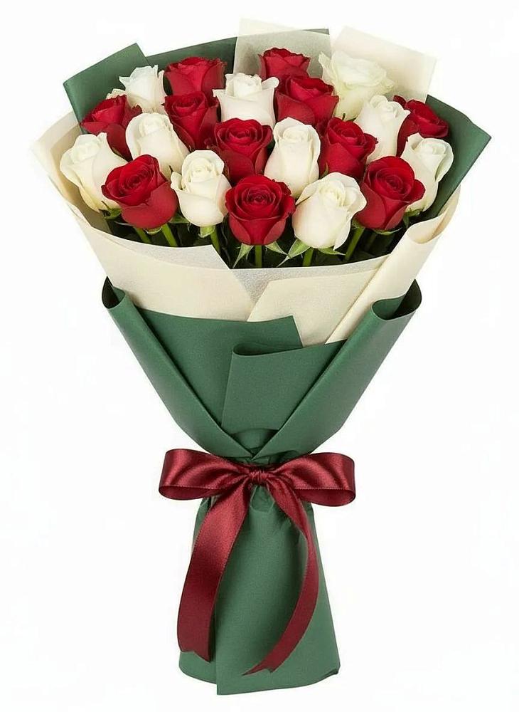Букет Микс из красных и белых роз в Пятигорске