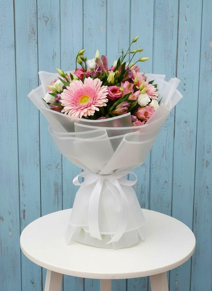 Букет цветов из: Герберы, Альстромерии и Лизиантусы в Пятигорске