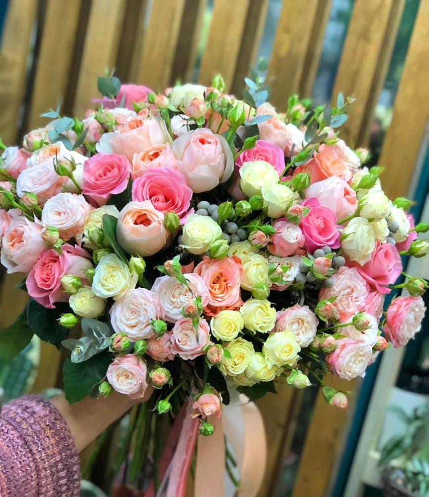 Букет цветов из: Розы в Пятигорске