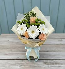 Букет герберы и розы в Пятигорске Букет цветов из:  Герберы, Розы и Хризантемы в Пятигорске