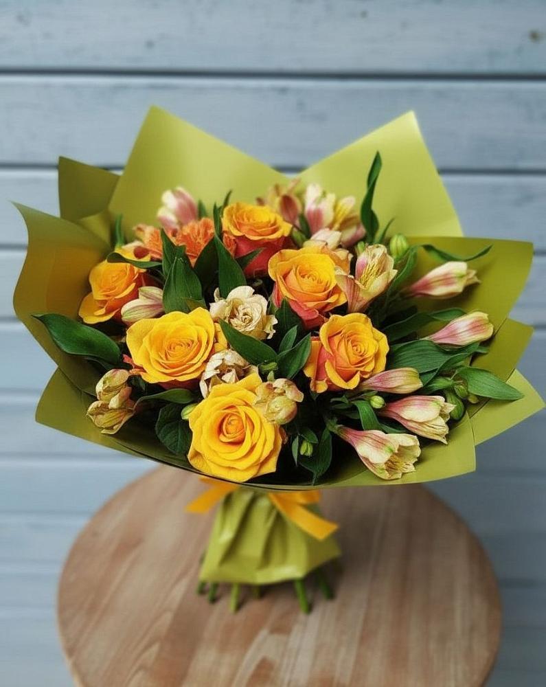 Букет цветов из: Альстромерии и Розы в Пятигорске