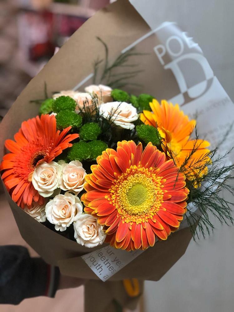 Букет цветов из: Герберы, Хризантемы и Розы в Пятигорске