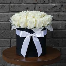 Цветочная композиция из Розы в шляпной коробке в Пятигорске