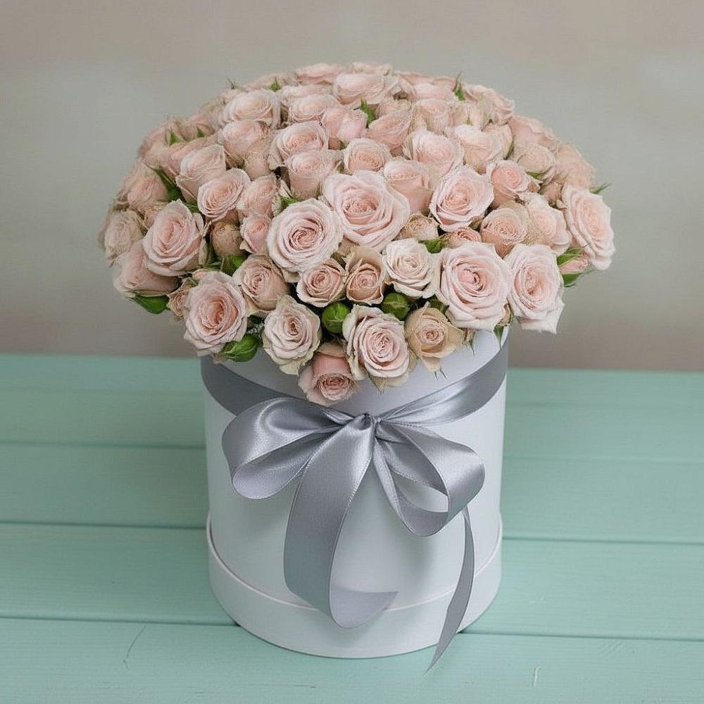 Цветочная композиция из Розы в шляпной коробке в Пятигорске